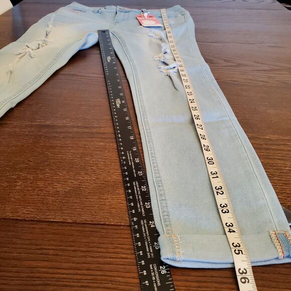 NEW Wax Jean Collection Size 5 Los Angeles Skinny Jeans Light Wash Distressed - Picture 3 of 16